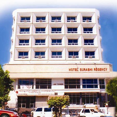 Hotel Surabhi Regency Ānand Екстериор снимка